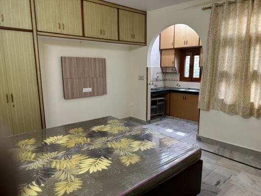 1Bath Studio Apartment for Rent in Krishna house, Jwalaheri Village, Delhi