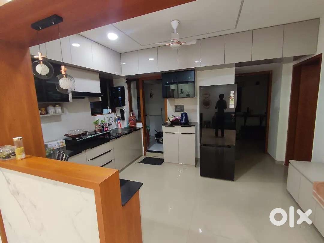 fully-furnished-ready-to-move-in-2bhk-at-prime-location-big-2