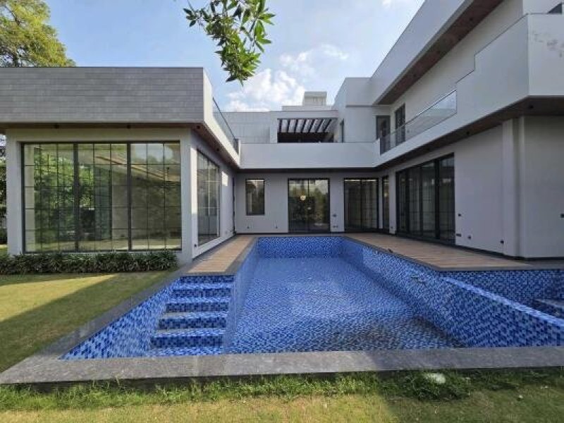 5-bhk-for-sale-super-luxurious-farm-house-gadaipur-delhi