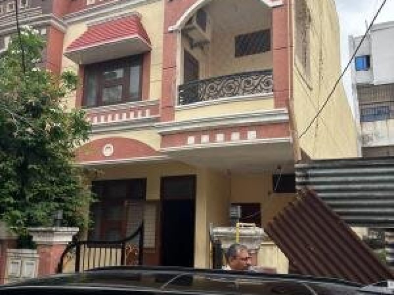 builder-floor-for-sale