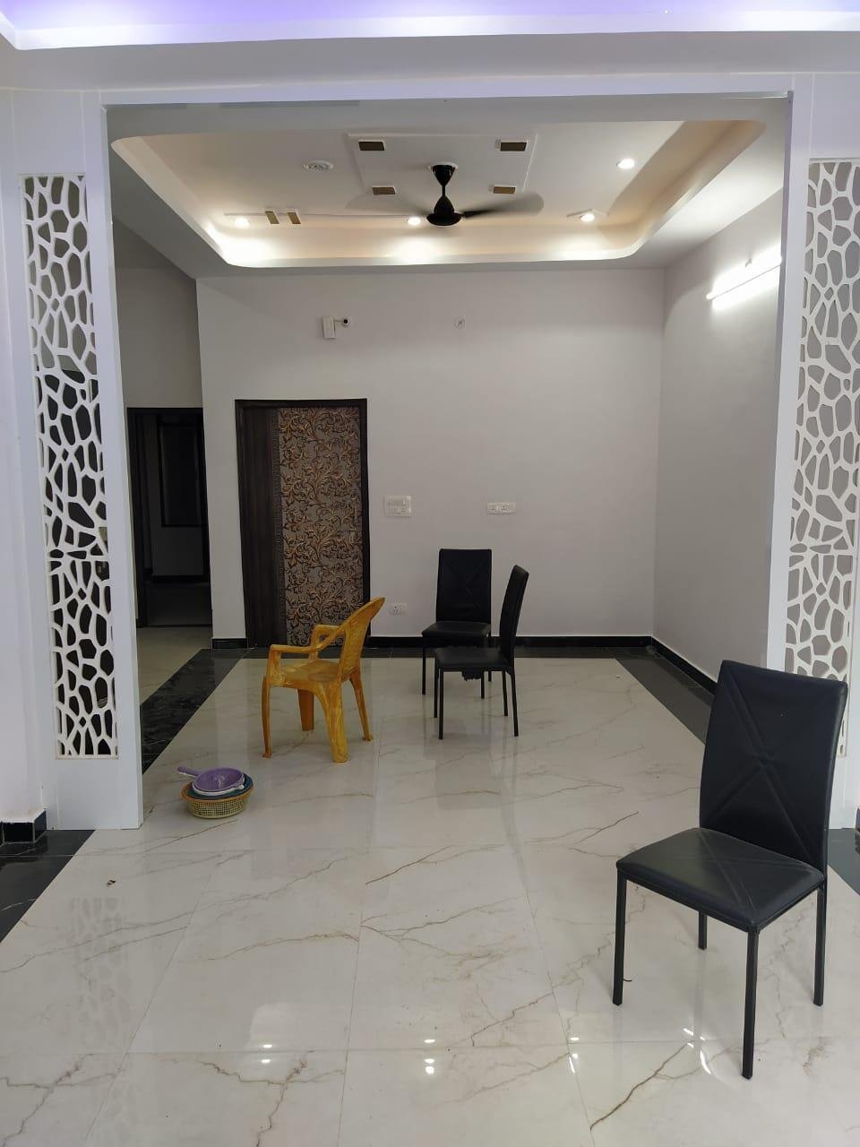 private-garden-north-east-facing-1-covered-parking-close-to-market-big-2