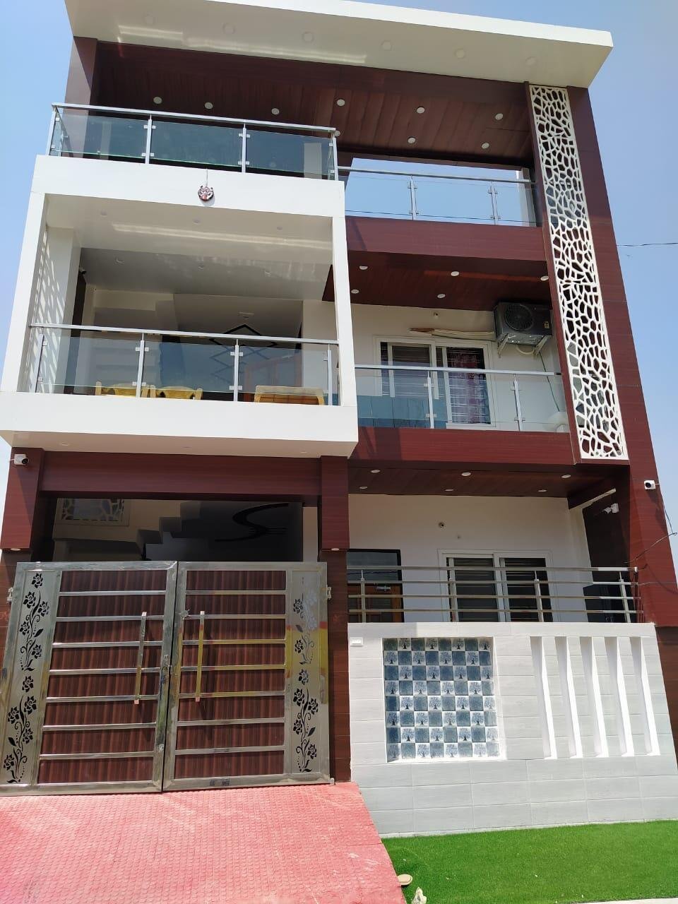 private-garden-north-east-facing-1-covered-parking-close-to-market-big-3
